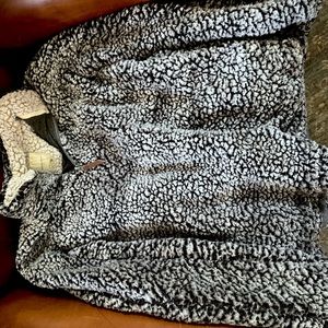 Nordstrom Thread and Supply fuzzy pullover size small/medium